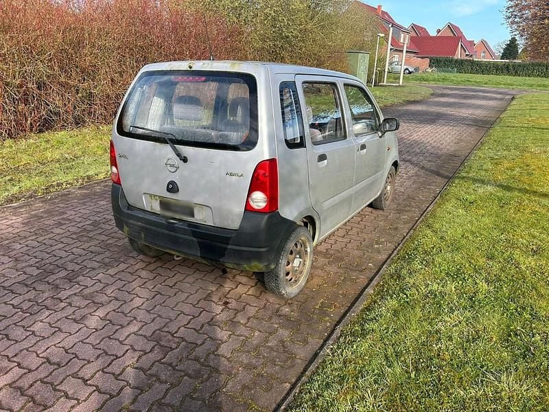 Gebraucht Opel Agila 58 PS (42 kW) 2001 Silber Van / Kleinbus