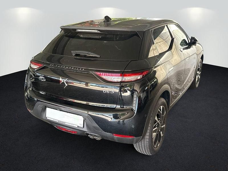 Gebraucht DS Automobiles DS3 Rivoli 131 PS (96 kW) 2023 Lackierung schwarz perla nera/ SUV