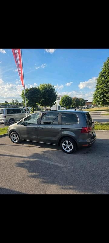 Gebraucht VW Sharan 140 PS (102 kW) 2014 Silber Van / Kleinbus