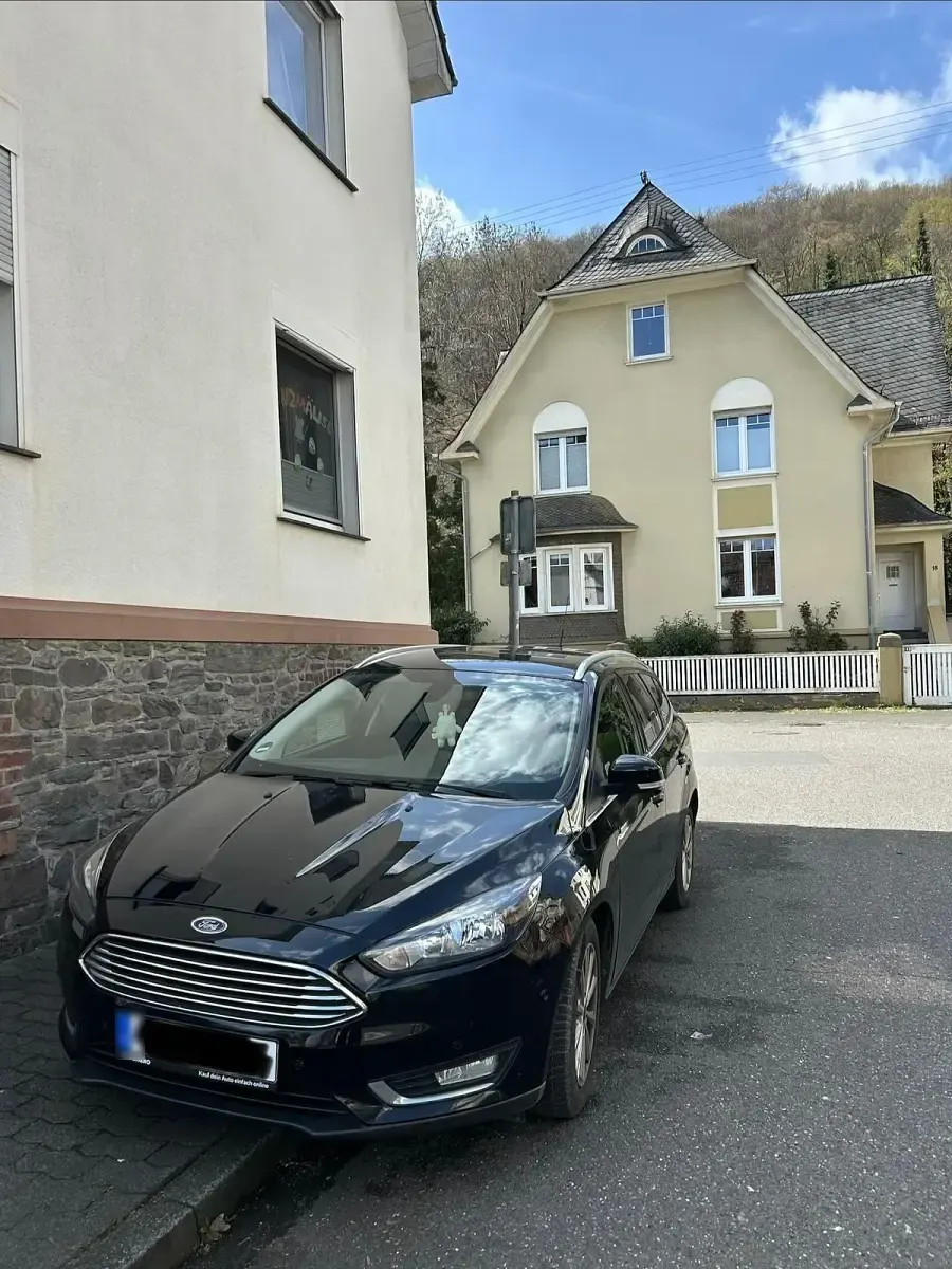 Usata Ford Focus 125 CV (91 kW) 2017 Nero Station wagon