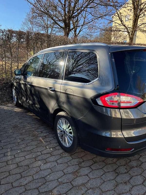 Second-hand Ford Galaxy Titanium 209 CP (153 kW) 2017 Gri Monovolum