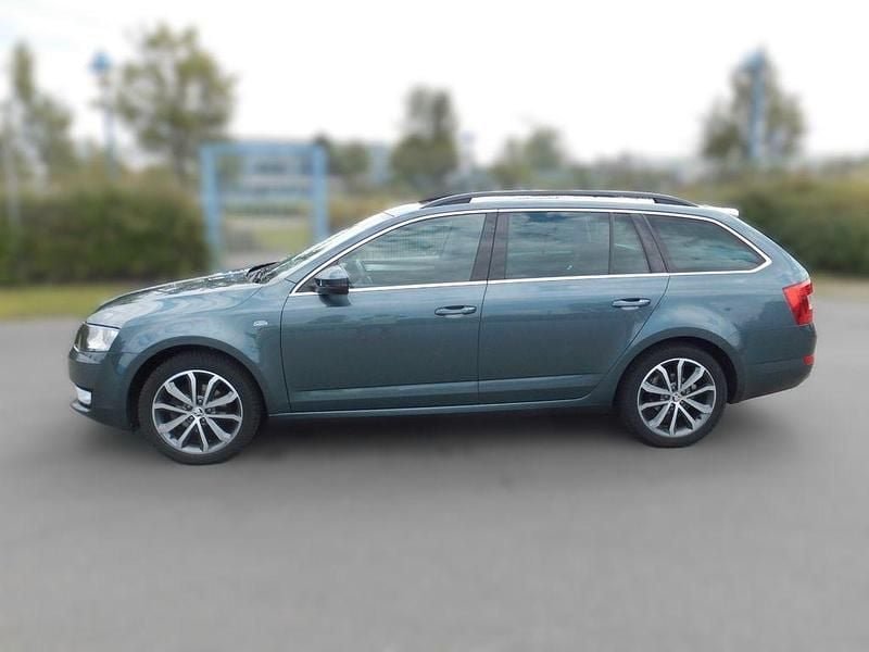 Grau Gebraucht 2015 Skoda Octavia Kombi | 8.998 € (Fairer Preis) - Bild 1/4