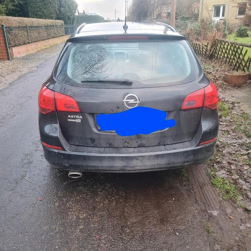 Gebraucht Opel Astra 100 PS (73 kW) 2012 Schwarz Kombi