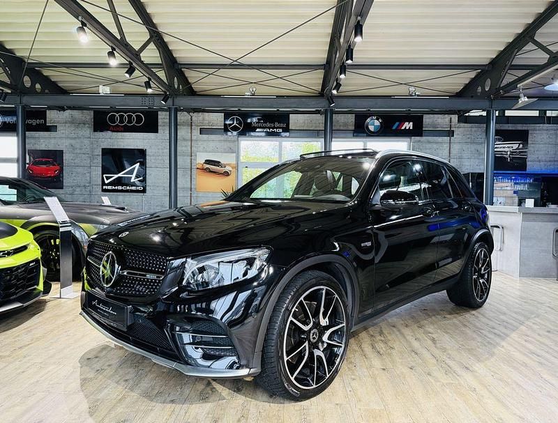 Obsidianschwarz metalliclack Gebraucht 2017 Mercedes GLC43 AMG AMG SUV | 38.990 € (Fairer Preis) - Bild 1/4