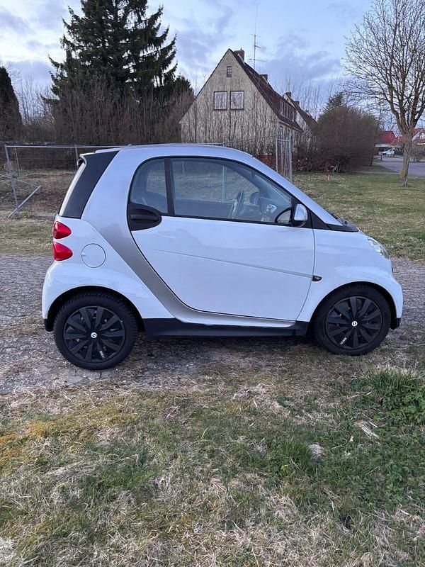 Gebraucht Smart ForTwo Coupé 61 PS (44 kW) 2012 Weiß Coupé