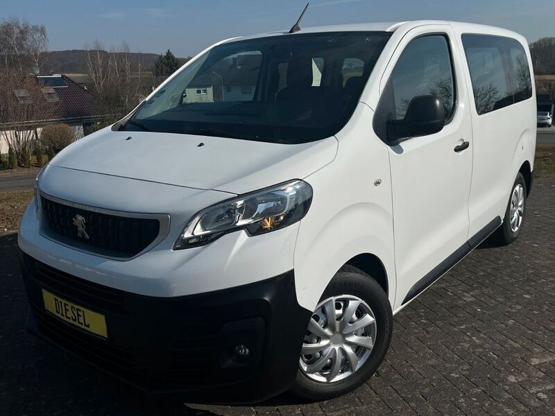 Weiß Gebraucht 2017 Peugeot Traveller Van / Kleinbus | 12.990 € (Guter Preis) - Bild 1/4