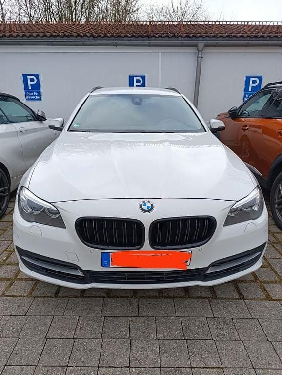 Weiß Gebraucht 2015 BMW 520 Kombi | 9.999 € (Guter Preis) - Bild 1/4