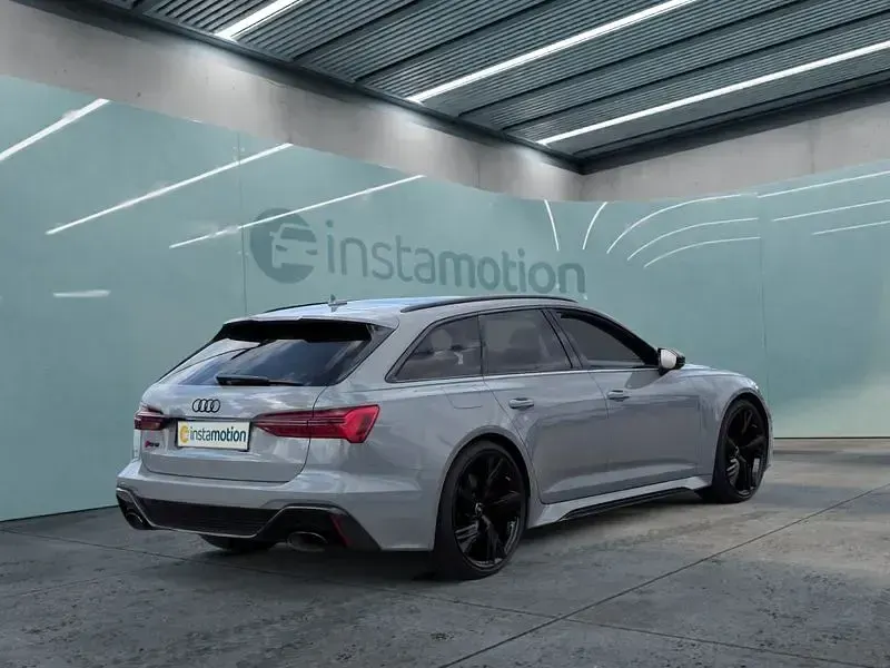 Używany Audi RS6 600 KM (441 kW) 2024 Szary Kombi