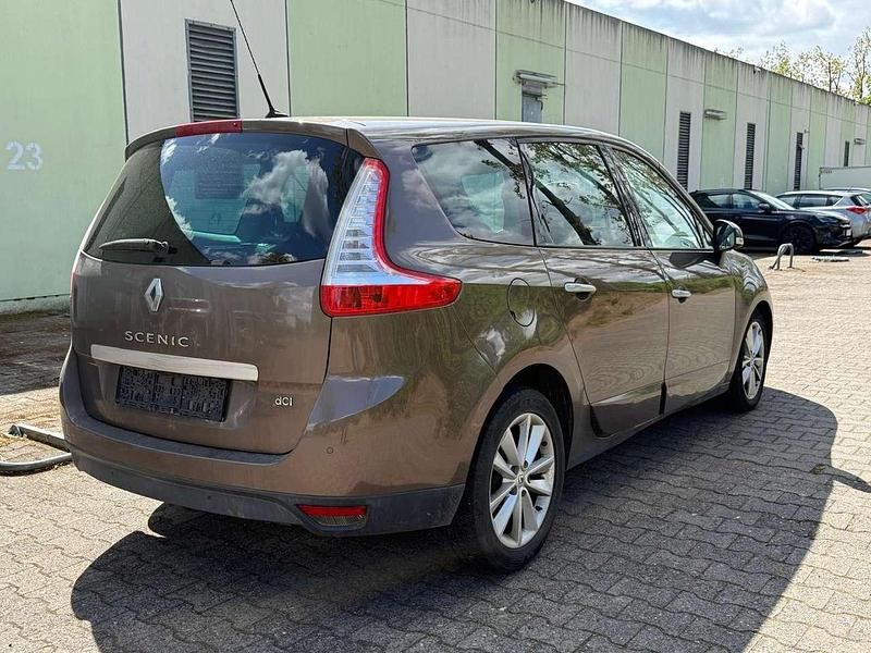 Gebraucht Renault Scénic III Luxe 150 PS (110 kW) 2009 Mokkabraun Van / Kleinbus