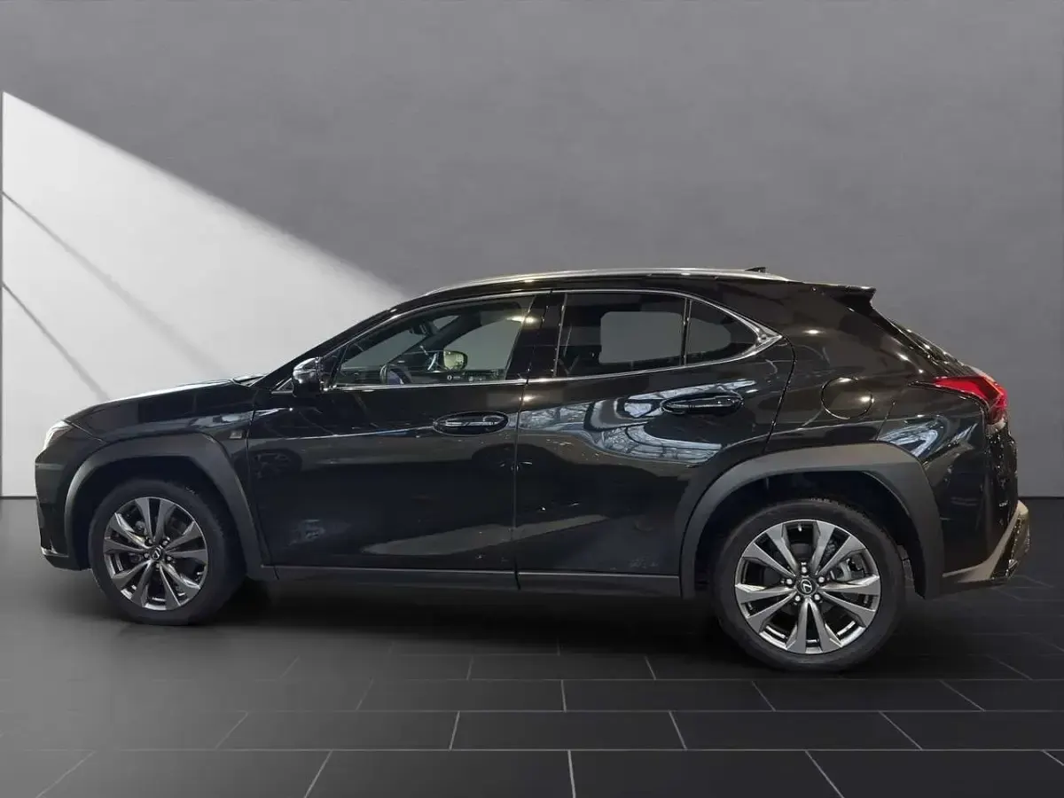 Gebraucht Lexus UX 250h Sport Design Packet 184 PS (135 kW) 2024 Graphite black SUV