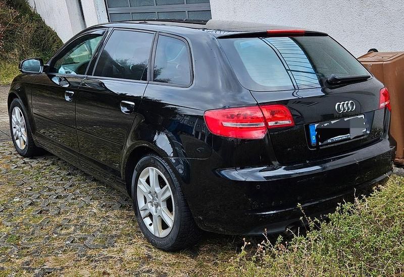 Gebraucht Audi A3 Ambiente 105 PS (77 kW) 2011 Schwarz Kleinwagen