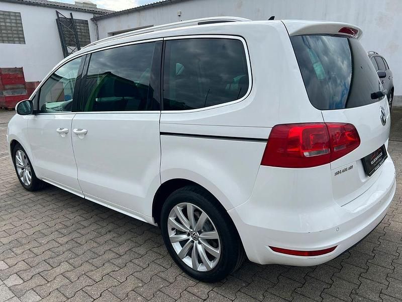 Gebraucht VW Sharan 140 PS (102 kW) 2012 Weiß Van / Kleinbus