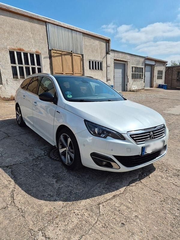Weiß Gebraucht 2017 Peugeot 308 GT-line Kombi | 9.999 € (Guter Preis) - Bild 1/4