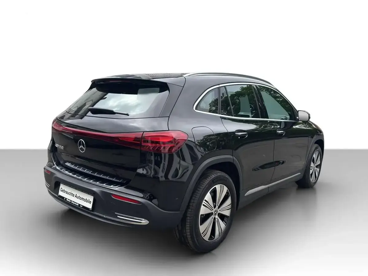 Second-hand Mercedes EQA250 Progressive 139 kW (190 CP) 2025 Negru SUV