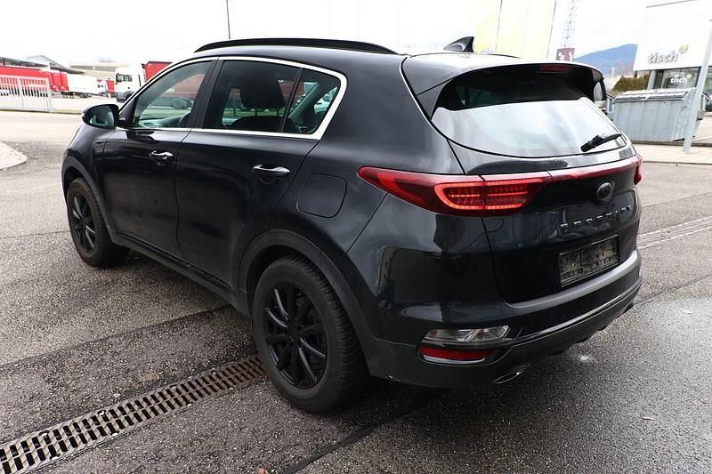 Gebraucht Kia Sportage 132 PS (97 kW) 2021 Black pearl metallic SUV