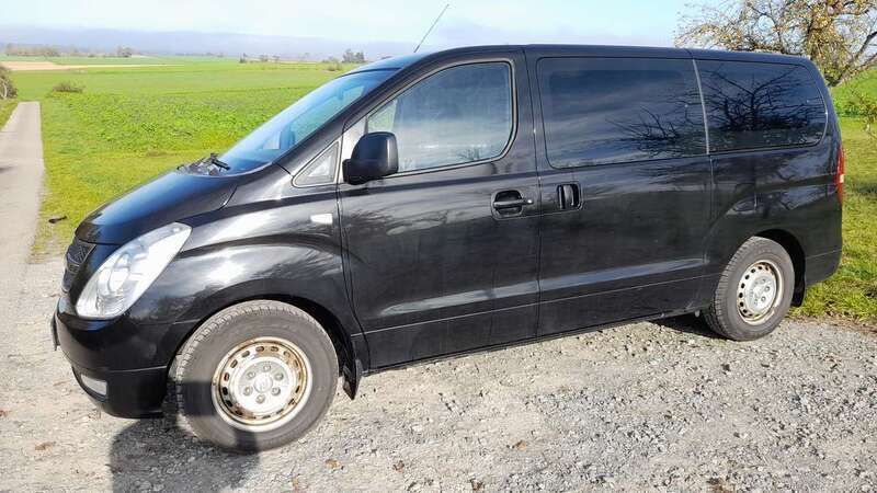 Schwarz Gebraucht 2007 Hyundai H-1 Van / Kleinbus | 4.910 € (Guter Preis) - Bild 1/4