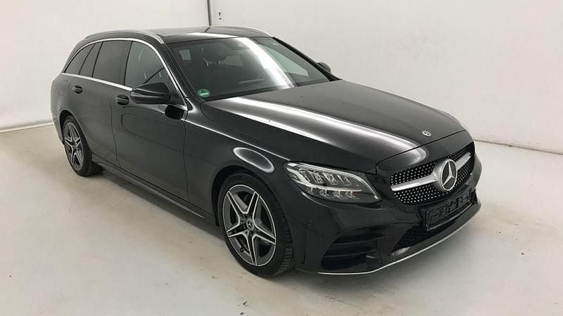 Gebraucht Mercedes C180 AMG line 156 PS (114 kW) 2021 Schwarz Limousine