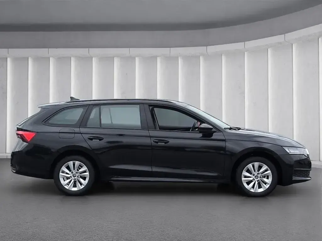 Gebraucht Skoda Octavia Essence 116 PS (85 kW) 2025 Schwarzmagic perleffekt Kombi