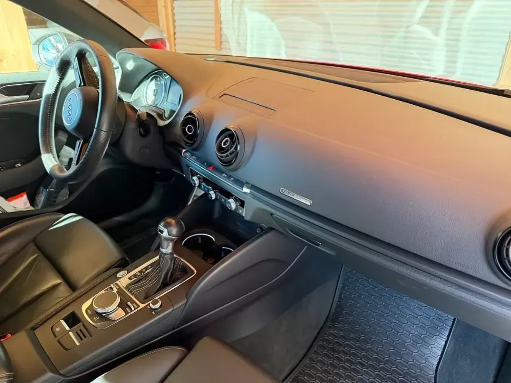 Gebraucht Audi A3 S-Line 190 PS (139 kW) 2019 Rot Limousine