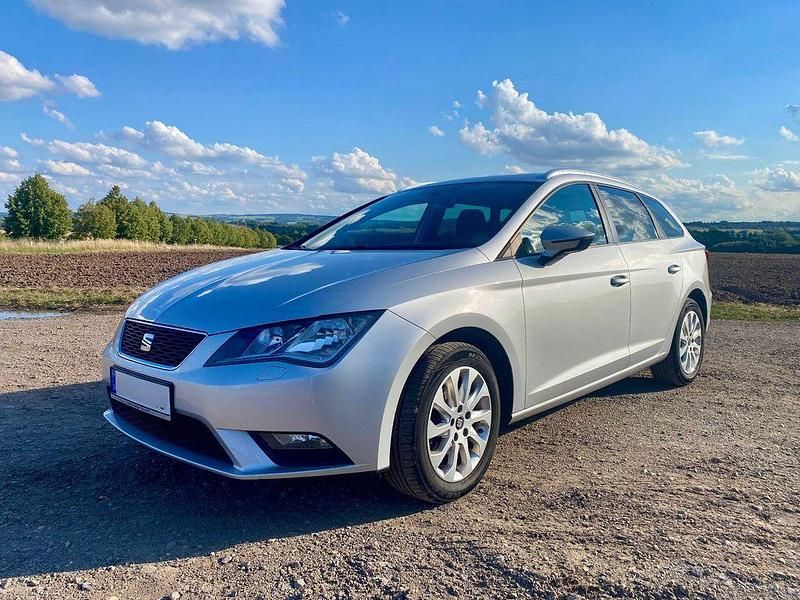 Silber Gebraucht 2014 Seat Leon ST Style Kombi | 5.600 € - Bild 1/4