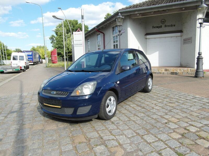 Gebraucht Ford Fiesta 60 PS (44 kW) 2008 Blau Kleinwagen