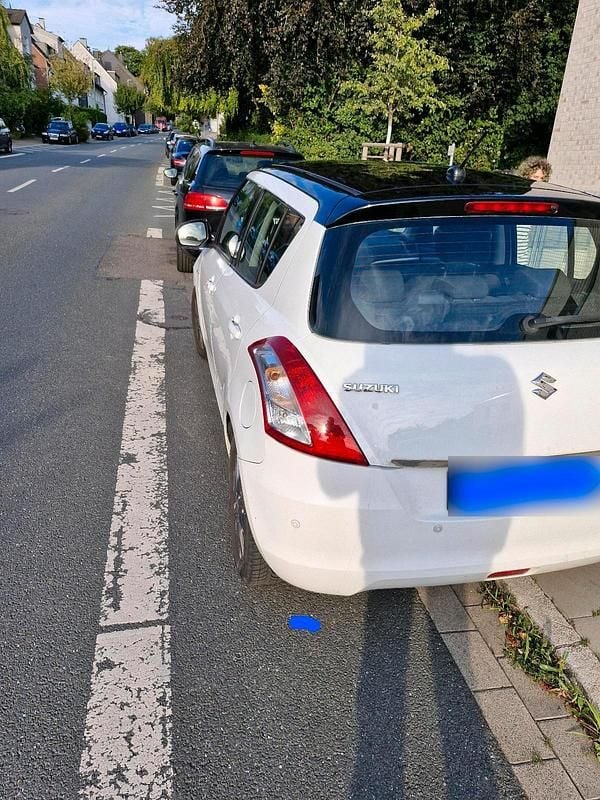 Gebraucht Suzuki Swift 92 PS (67 kW) 2011 Weiß Kleinwagen