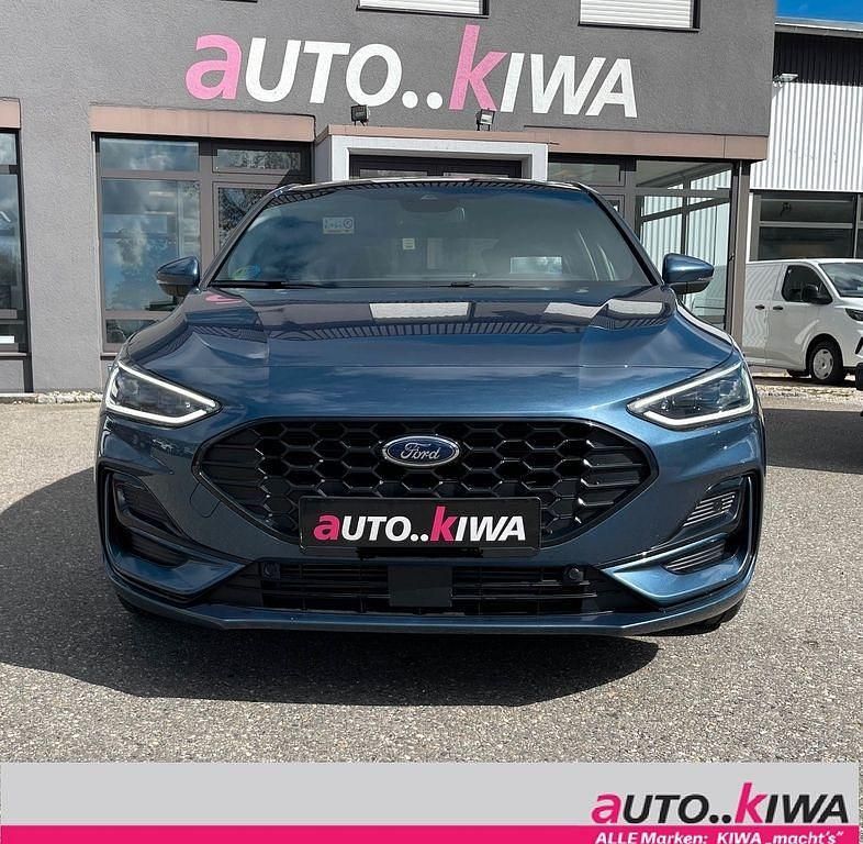 Gebraucht Ford Focus ST-Line X 125 PS (91 kW) 2023 Blau Limousine
