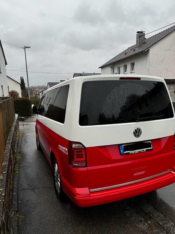 Gebraucht VW Multivan 150 PS (110 kW) 2016 Weiß Van / Kleinbus