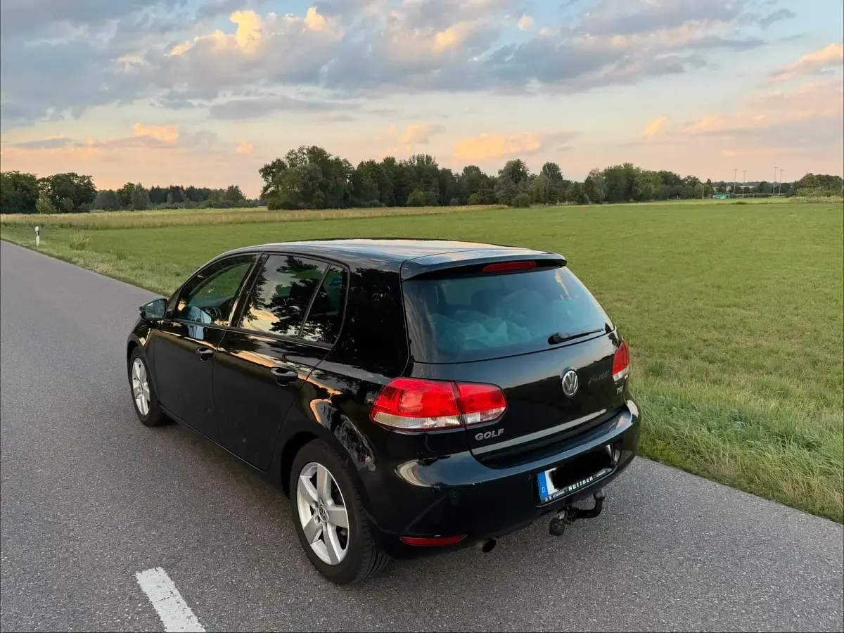 Gebraucht VW Golf VII Style 105 PS (77 kW) 2012 Schwarz Kleinwagen