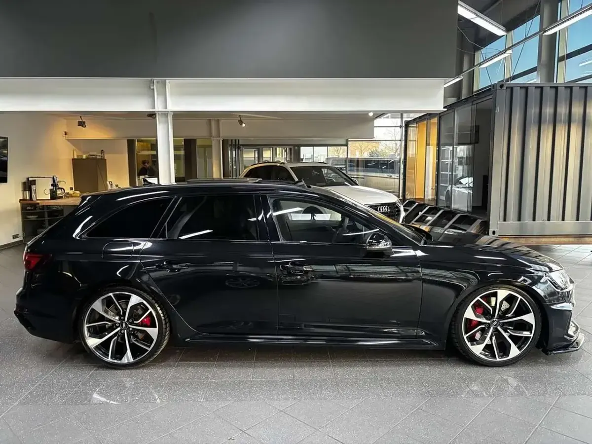 Gebraucht Audi RS4 Sport 450 PS (330 kW) 2019 Mythosschwarz metallic Kombi