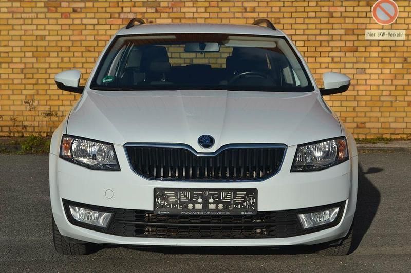 Gebraucht Skoda Octavia ScoutLine 110 PS (80 kW) 2016 Weiß Kleinwagen