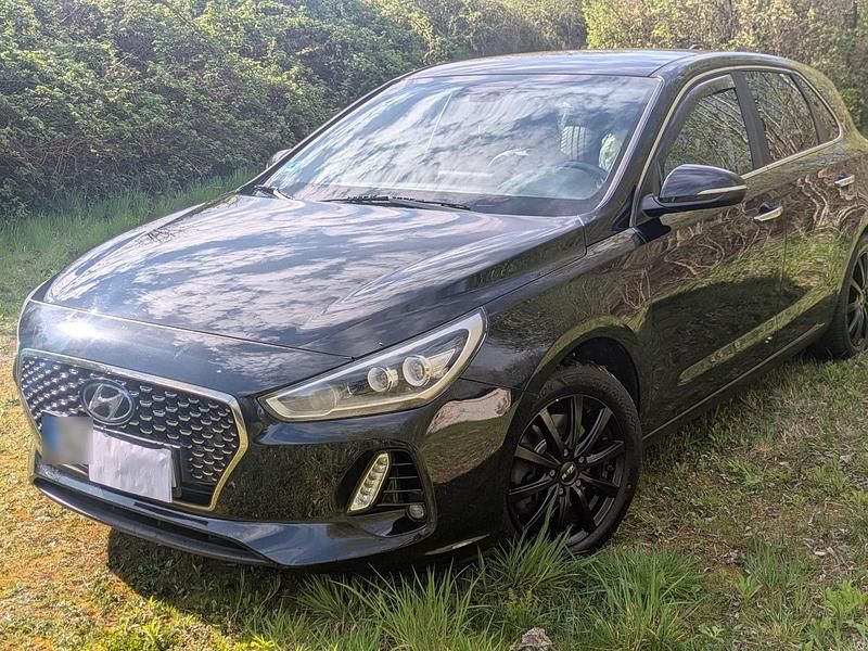 Gebraucht Hyundai i30 140 PS (102 kW) 2017 Schwarz Kombi