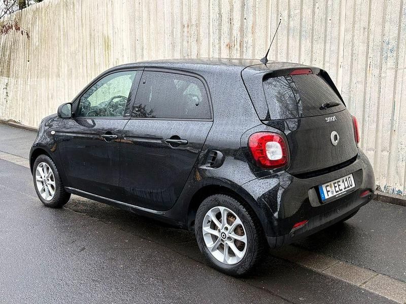 Gebraucht Smart ForFour Passion 90 PS (66 kW) 2018 Schwarz Kleinwagen