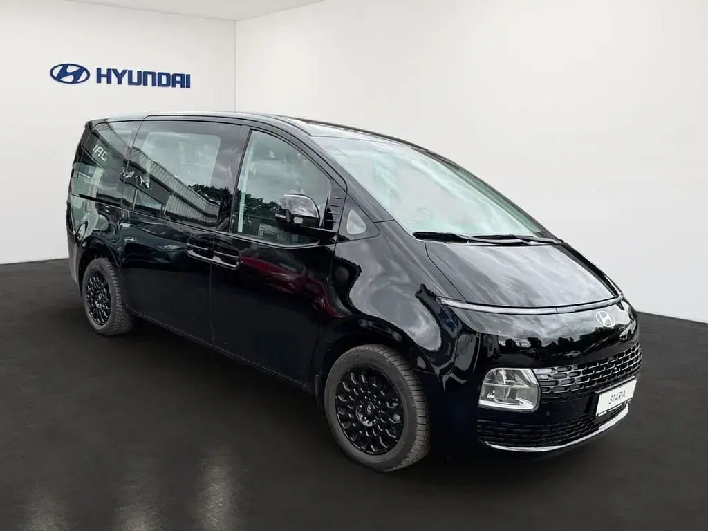 Gebraucht Hyundai Staria Trend 224 PS (164 kW) 2024 Schwarz Van / Kleinbus