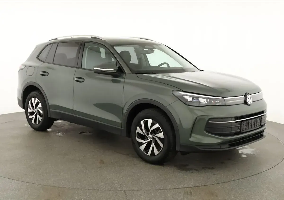 Neu VW Tiguan Life 150 PS (110 kW) 2026 Cipressino grün metallic SUV