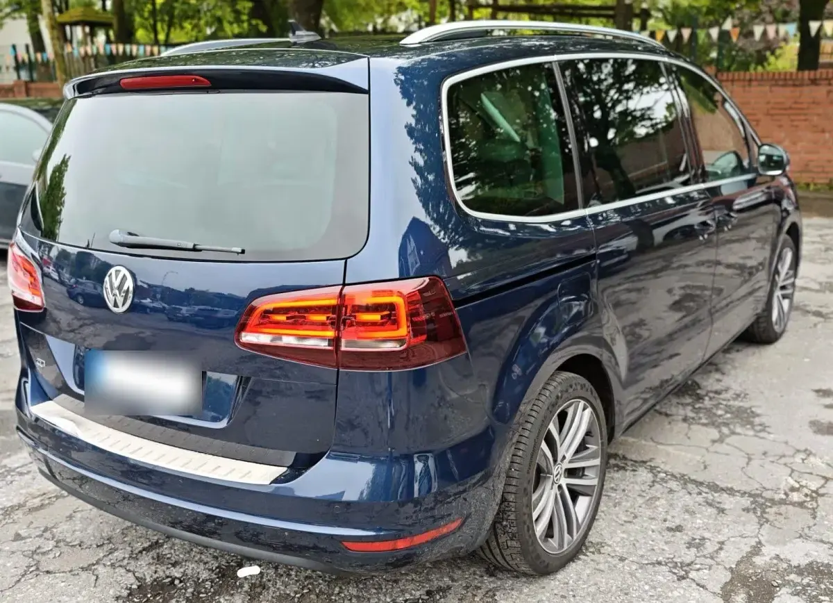 Gebraucht VW Sharan Highline 177 PS (130 kW) 2015 Blau Van / Kleinbus