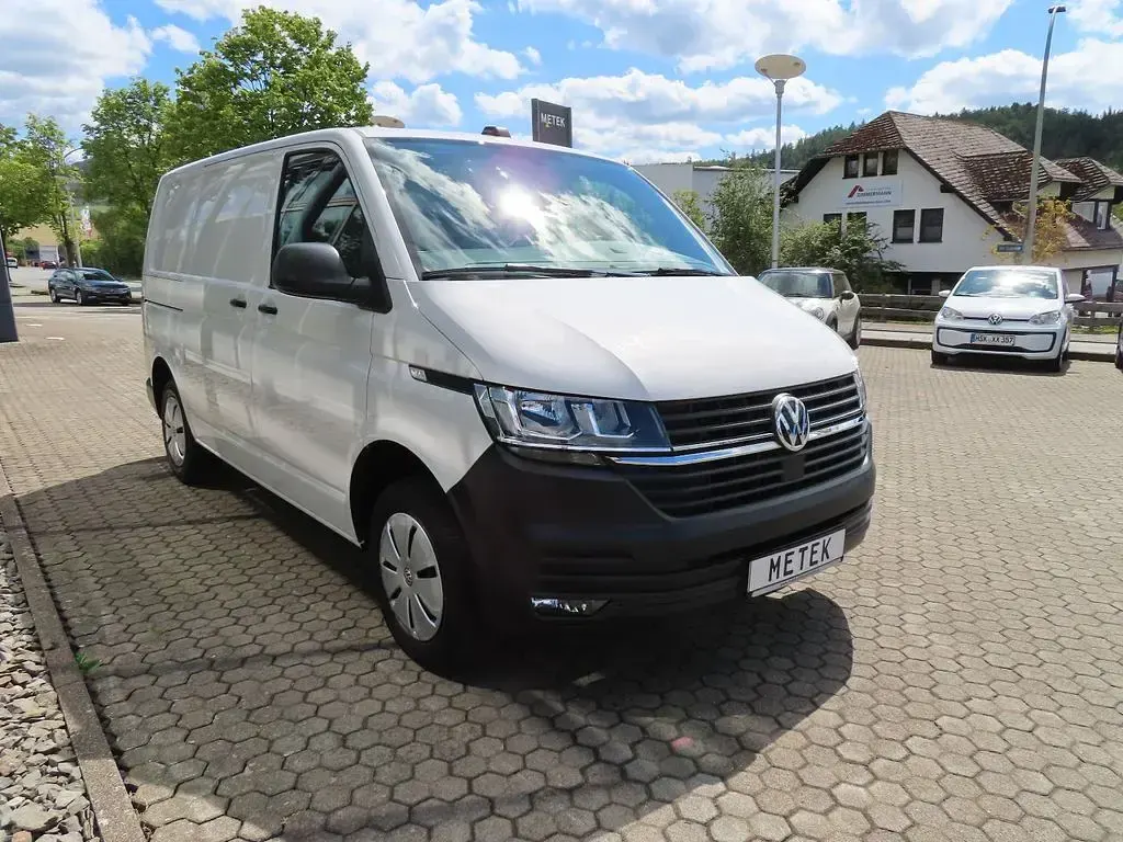Gebraucht VW T6.1 150 PS (110 kW) 2023 Weiß Van