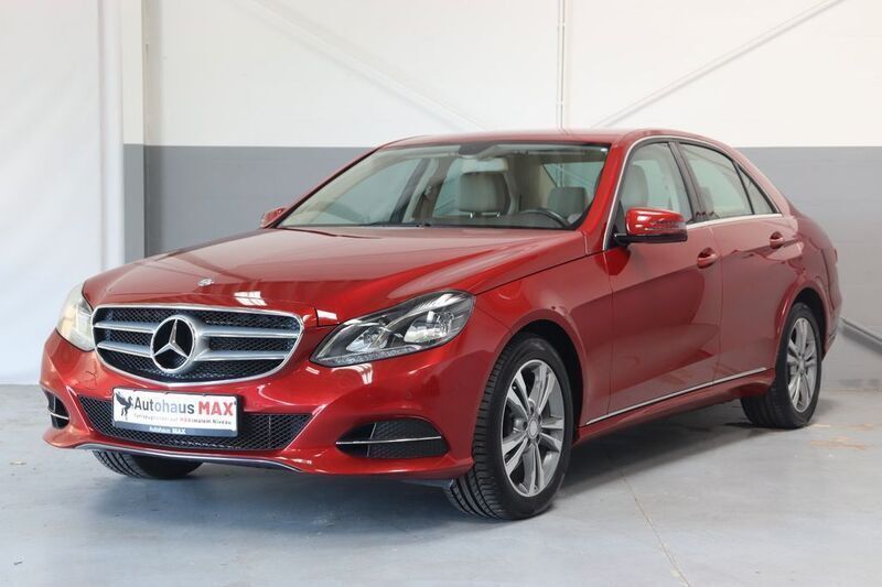 Manufaktur hyazinthrot Gebraucht 2014 Mercedes E300 Limousine | 26.990 € - Bild 1/4