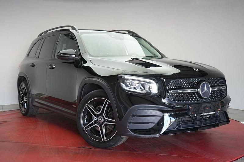 Nachtschwarz unilack Gebraucht 2021 Mercedes GLB220 AMG line SUV | 26.490 € (Guter Preis) - Bild 1/4