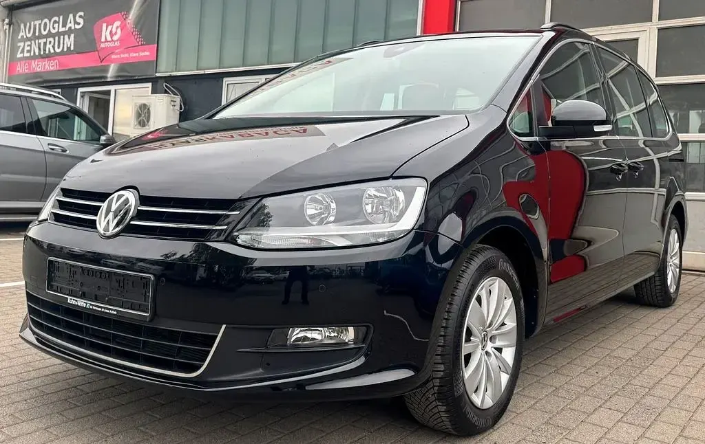 Gebraucht VW Sharan 150 PS (110 kW) 2022 Schwarz Van / Kleinbus