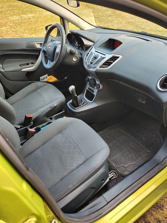 Gebraucht Ford Fiesta Titanium 82 PS (60 kW) 2012 Grün Kleinwagen