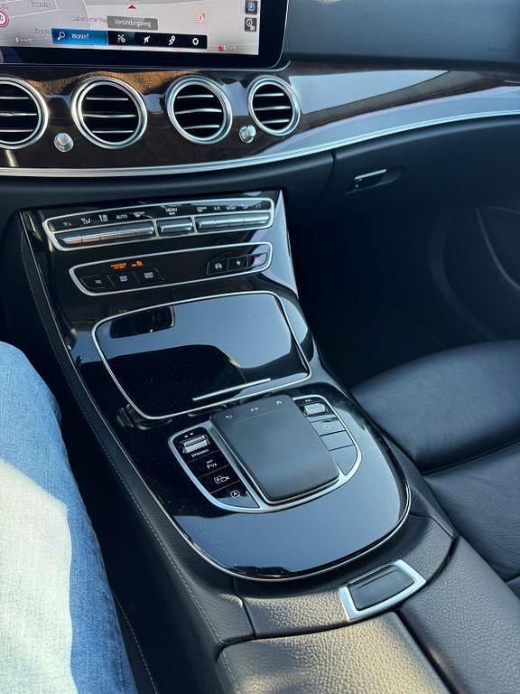 Gebraucht Mercedes E220 194 PS (142 kW) 2020 Grau Limousine