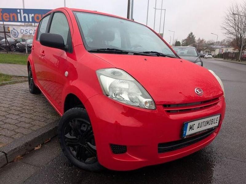 Gebraucht Daihatsu Sirion 69 PS (50 kW) 2009 Rot Kleinwagen