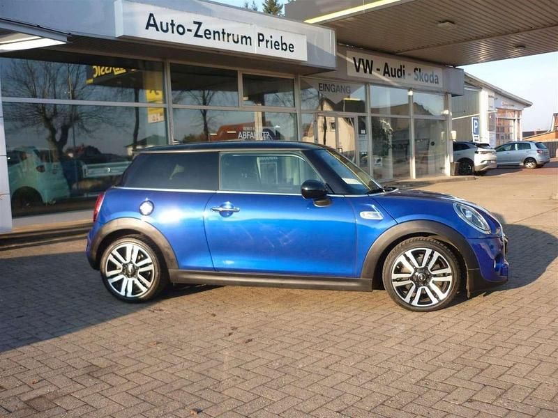 Gebraucht Mini Cooper S Chili 192 PS (141 kW) 2019 Starlight blue Kleinwagen