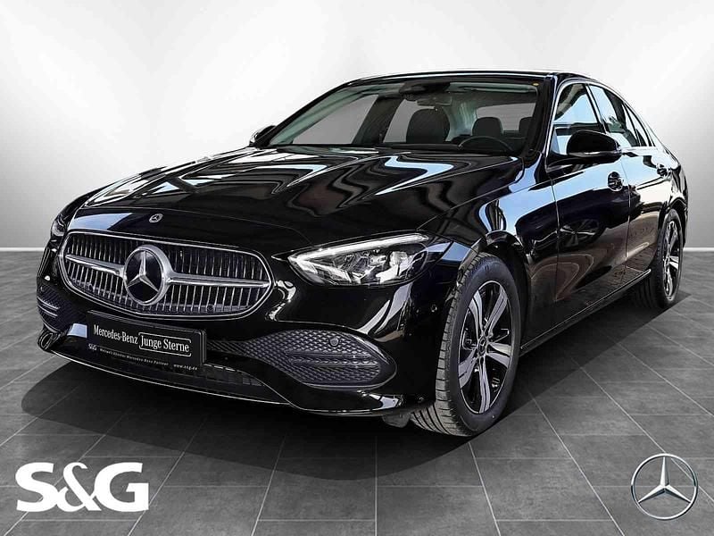 Metalliclack obsidianschwarz Gebraucht 2024 Mercedes C180 Avantgarde Limousine | 35.460 € (Fairer Preis) - Bild 1/4