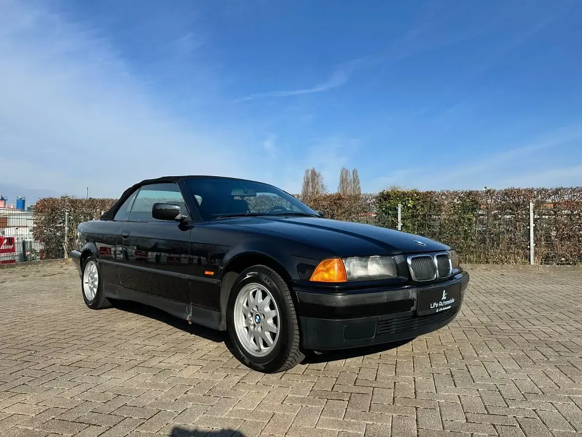 Gebraucht BMW 318 Cabriolet 116 PS (85 kW) 1999 Schwarz Cabrio