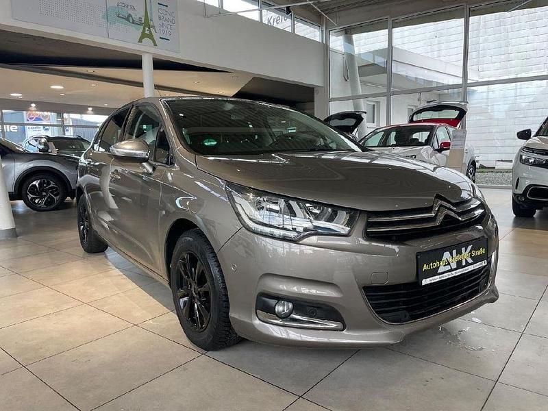 Grau Gebraucht 2017 Citroën C4 SELECTION Limousine | 7.999 € (Fairer Preis) - Bild 1/4