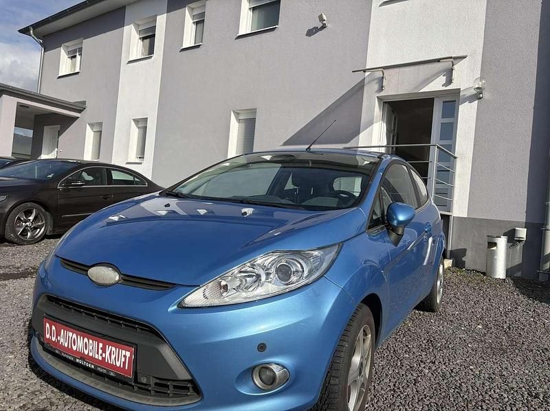 Gebraucht Ford Fiesta Titanium 97 PS (71 kW) 2009 Visionblau Kleinwagen