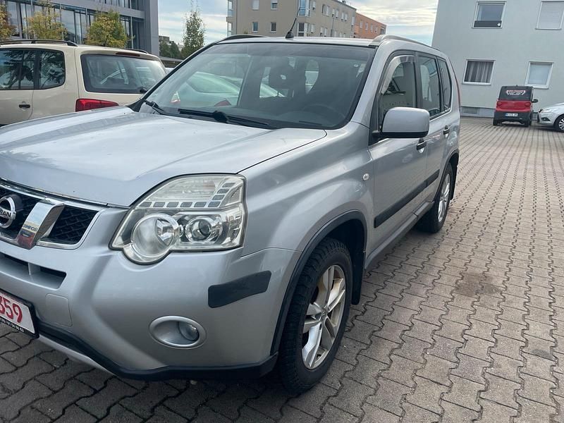 Grau Gebraucht 2011 Nissan X-Trail SUV | 5.900 € (Fairer Preis) - Bild 1/4