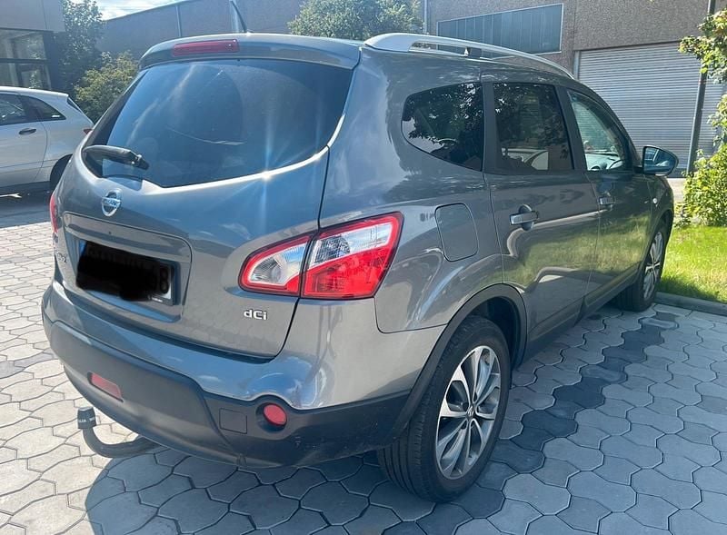 Silber Gebraucht 2011 Nissan Qashqai +2 SUV | 4.850 € (Superpreis) - Bild 1/4